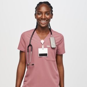 NWT Figs Catarina One-Pocket Scrub Top/High Waisted Zamora Jogger in Mauve